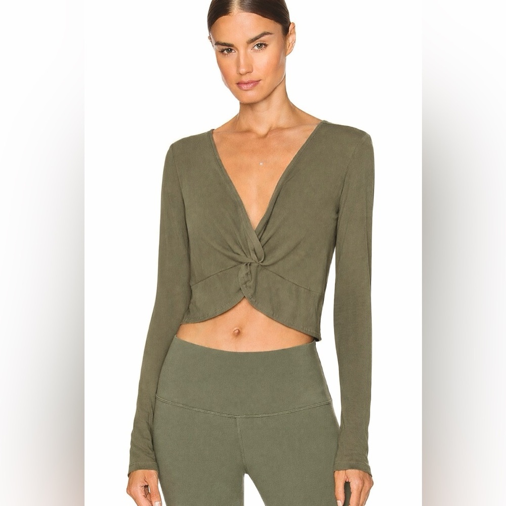 Fabletics Twist Front Top Green M